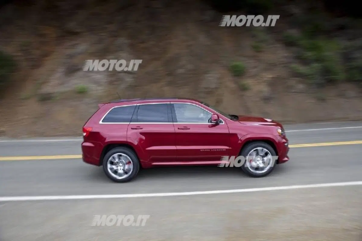 Jeep Grand Cherokee SRT8: listino prezzi (7)