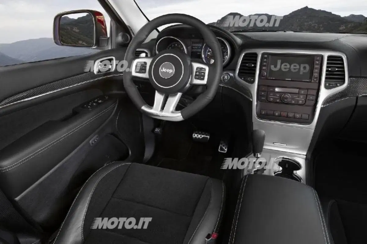 Jeep Grand Cherokee SRT8: listino prezzi (15)