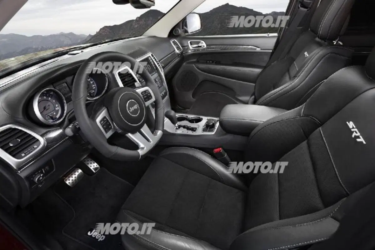 Jeep Grand Cherokee SRT8: listino prezzi (16)