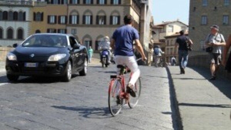 Bici in contromano in citt&agrave;: s&igrave; dal Ministero dei Trasporti