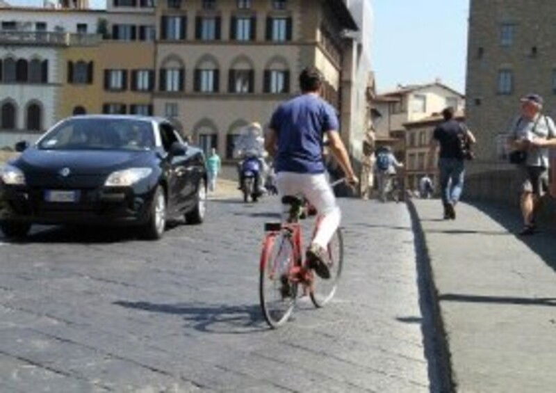 Bici in contromano in citt&agrave;: s&igrave; dal Ministero dei Trasporti