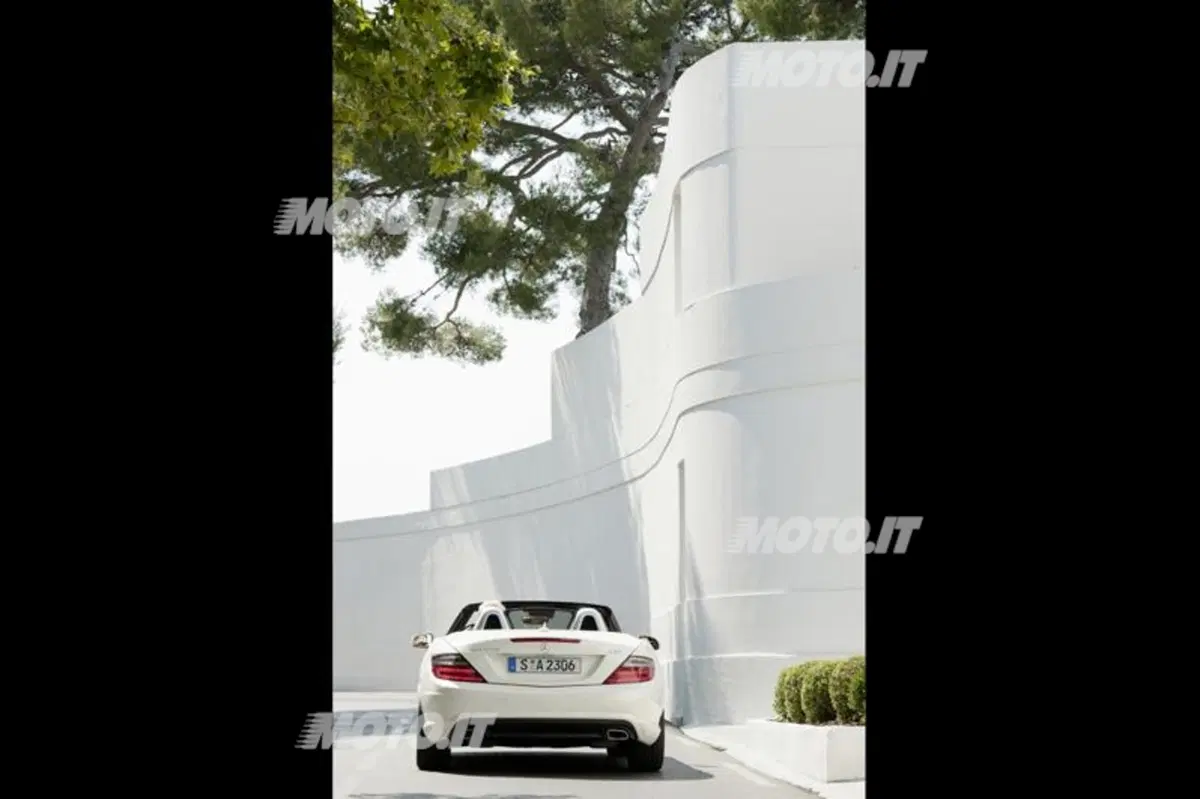 Mercedes-Benz SLK 250 CDI: debutta sul mercato italiano (8)