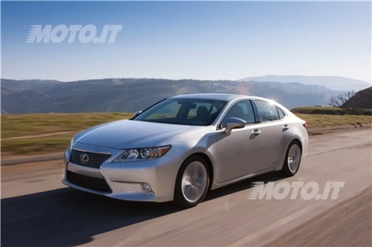 Lexus: a New York la nuova gamma ES per gli USA