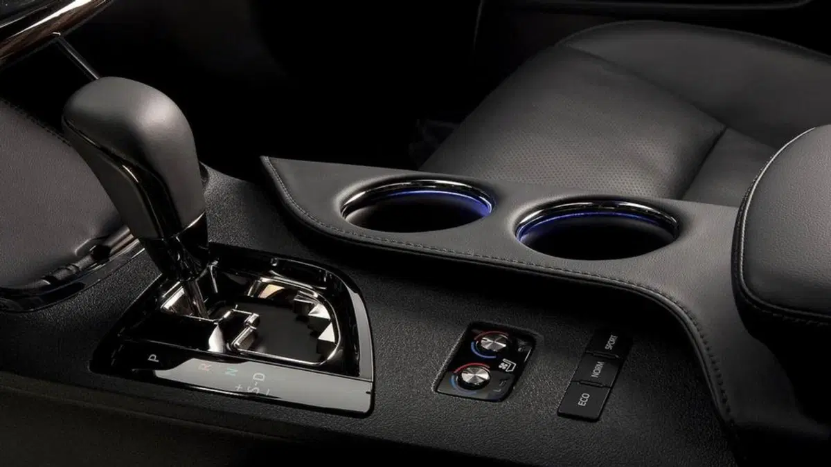 Toyota Avalon 2013: una nuova berlina per gli USA (10)