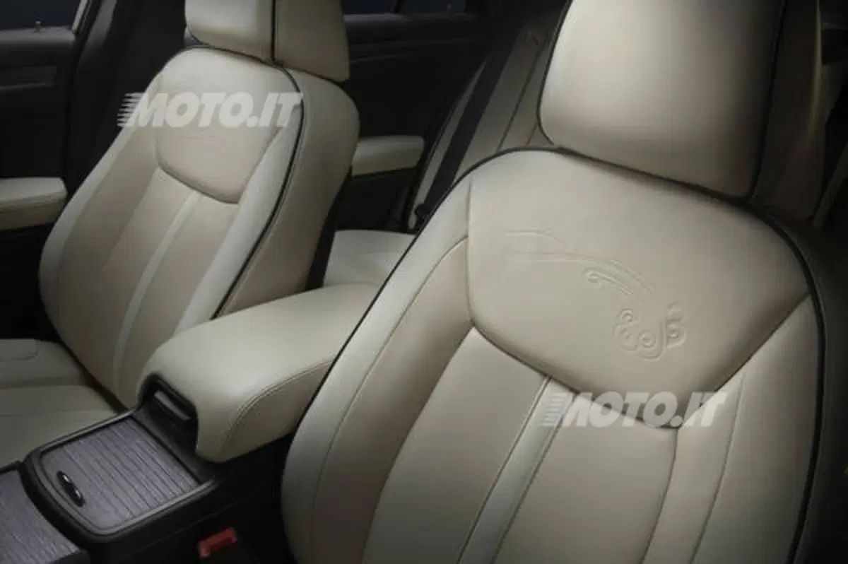 Jeep Wrangler: a Pechino una versione dedicata all'Anno del Dragone (4)