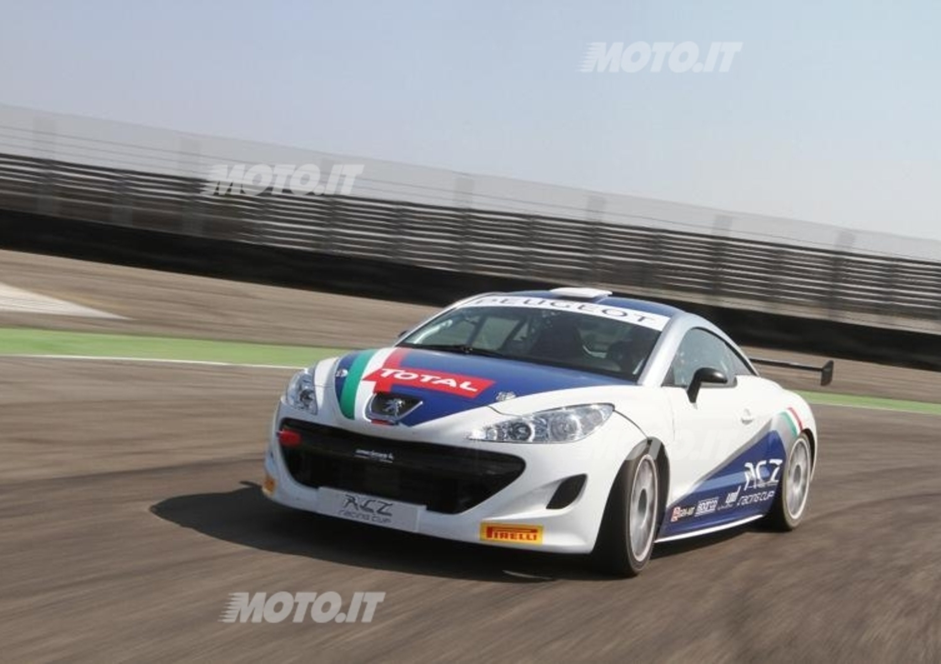 Peugeot RCZ: le caratteristiche della vettura Racing Cup