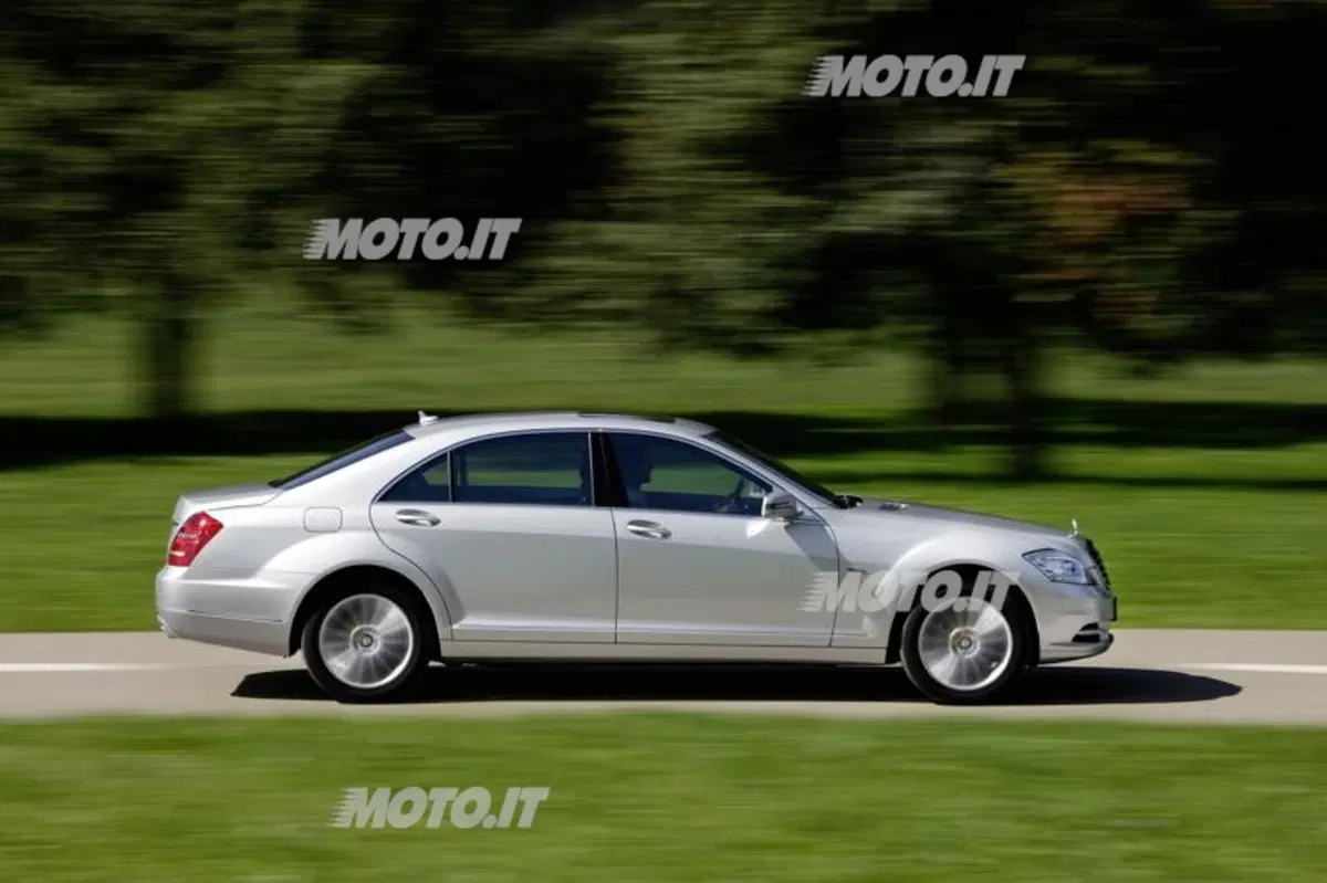Mercedes-Benz S 250 CDI BlueEFFICIENCY World Green Car 2012 (2)