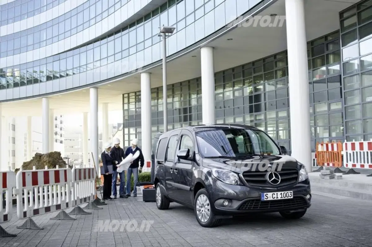 Mercedes-Benz Citan: le prime immagini ufficiali (3)