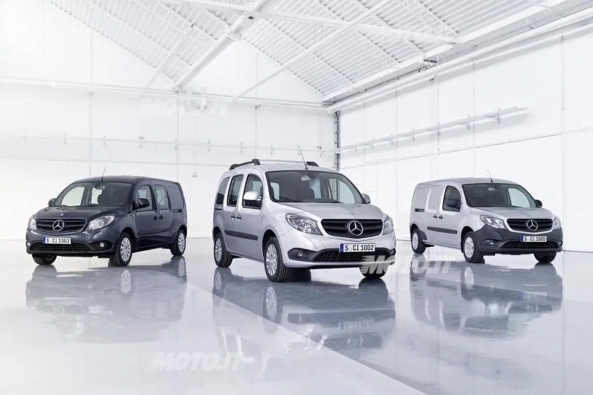 Mercedes-Benz Citan: le prime immagini ufficiali (12)