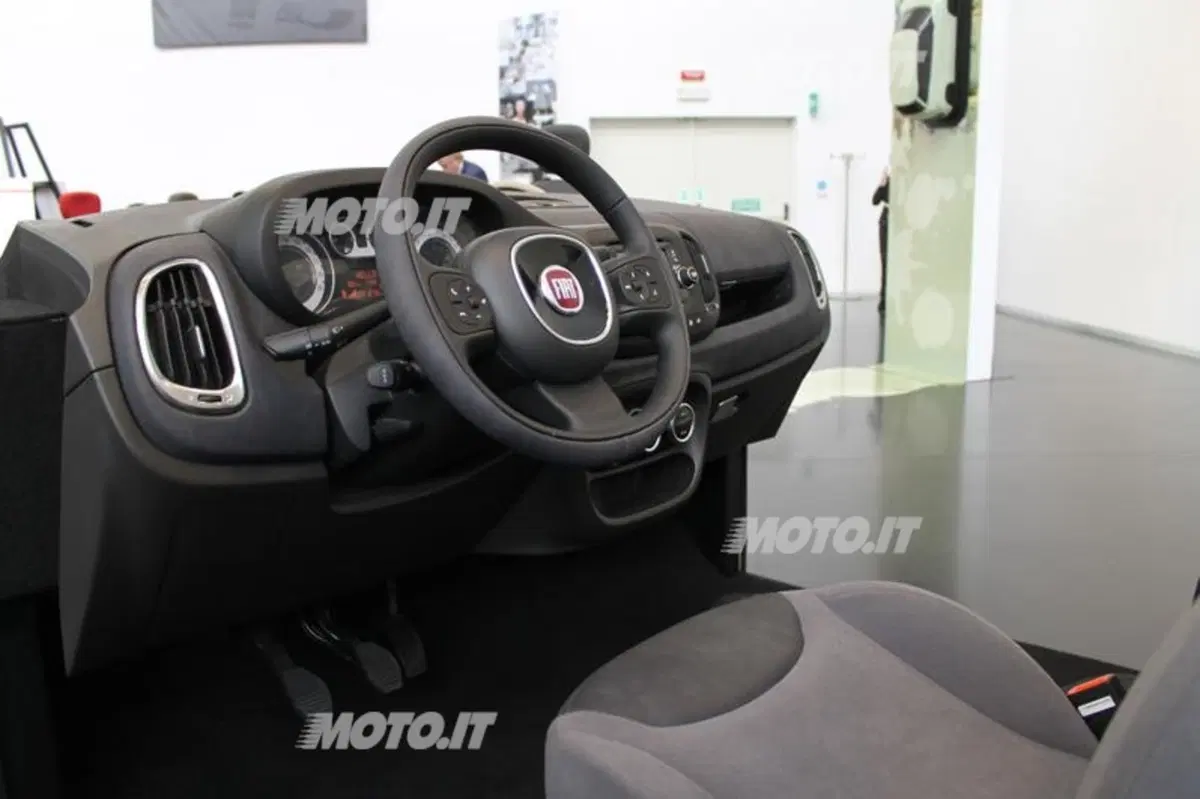 Fiat 500L: le origini del progetto, lo sviluppo, gli interni (9)