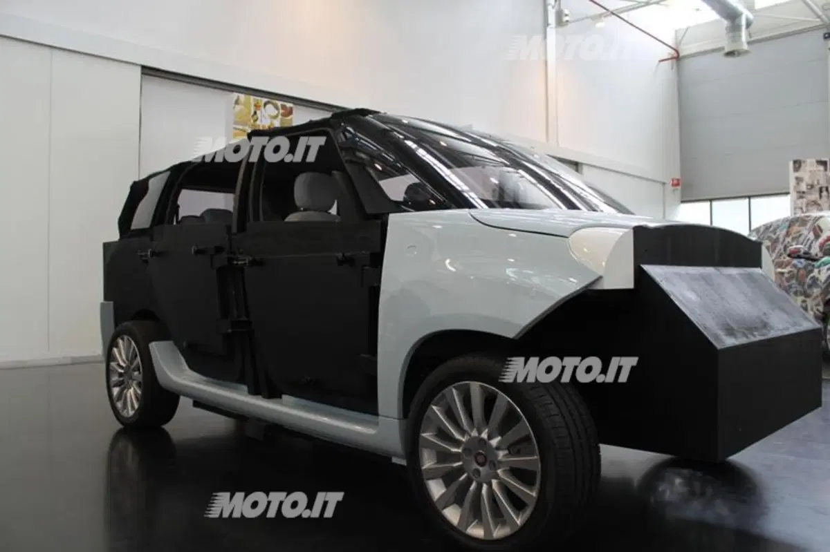 Fiat 500L: le origini del progetto, lo sviluppo, gli interni (25)
