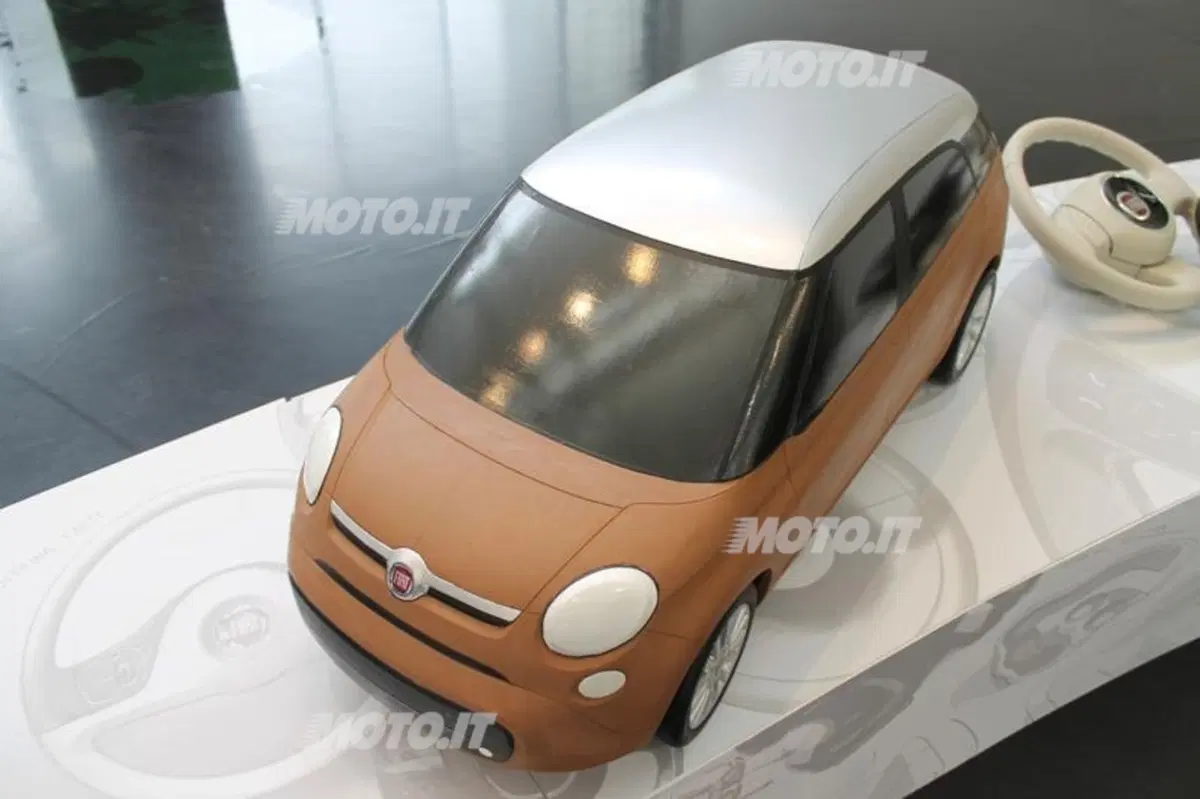 Fiat 500L: le origini del progetto, lo sviluppo, gli interni (27)