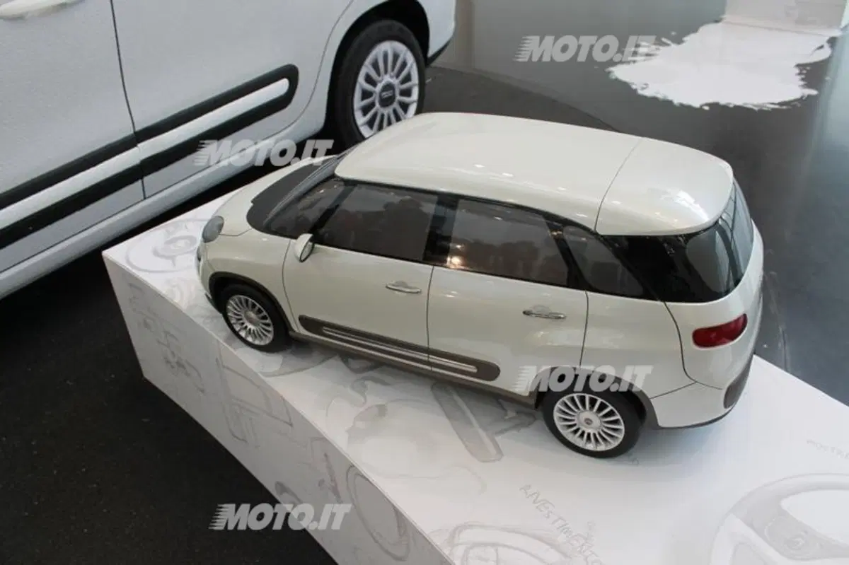 Fiat 500L: le origini del progetto, lo sviluppo, gli interni (28)