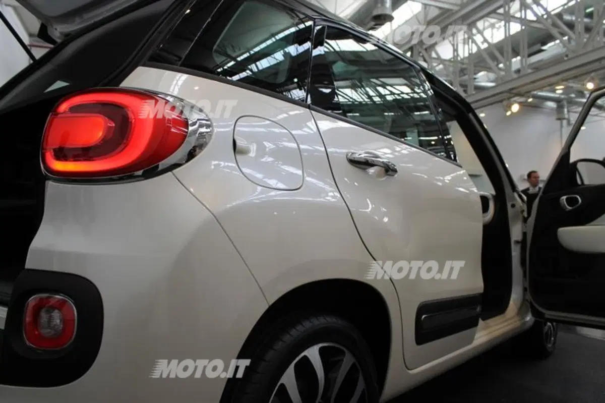Fiat 500L: le origini del progetto, lo sviluppo, gli interni (40)