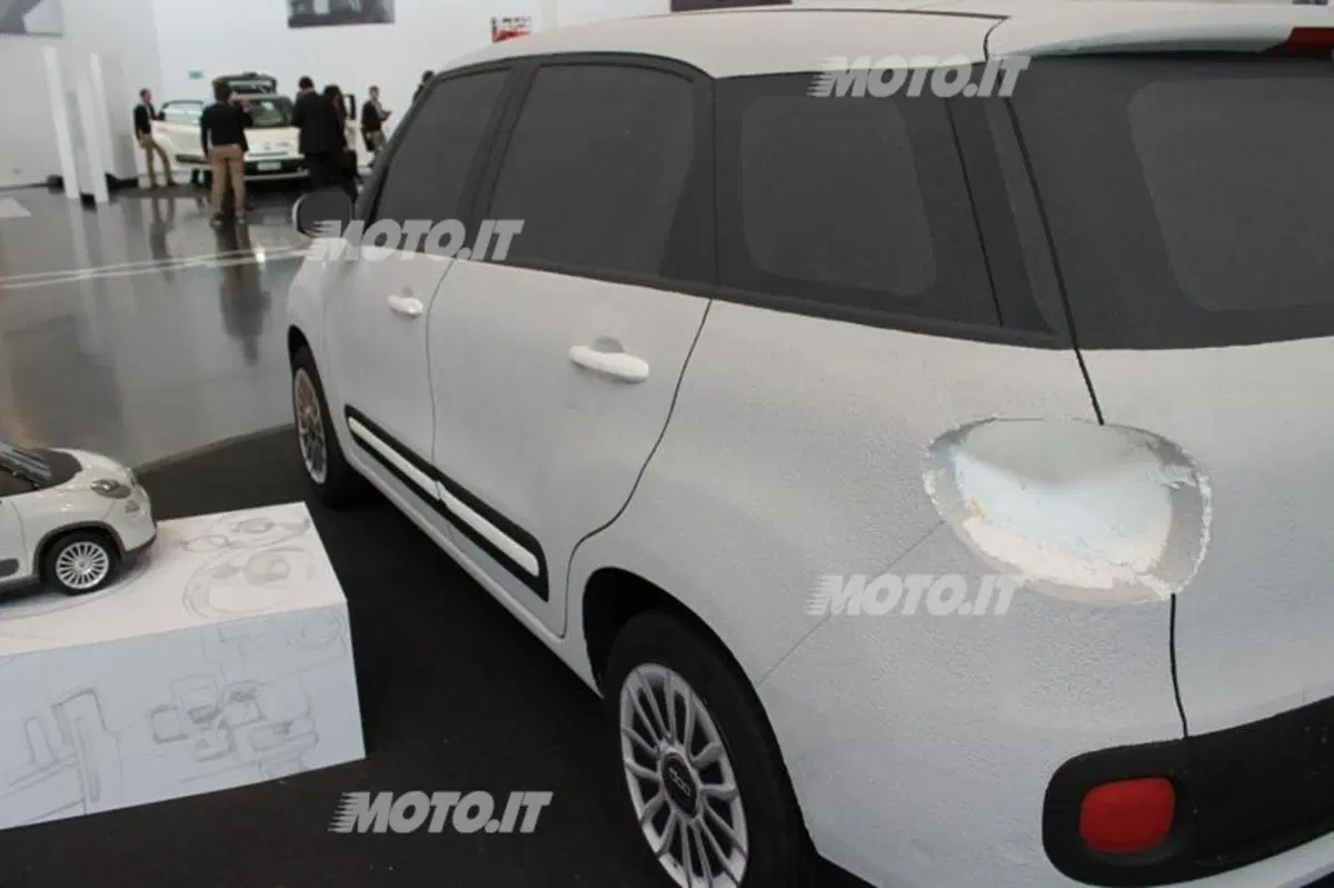 Fiat 500L: le origini del progetto, lo sviluppo, gli interni (58)