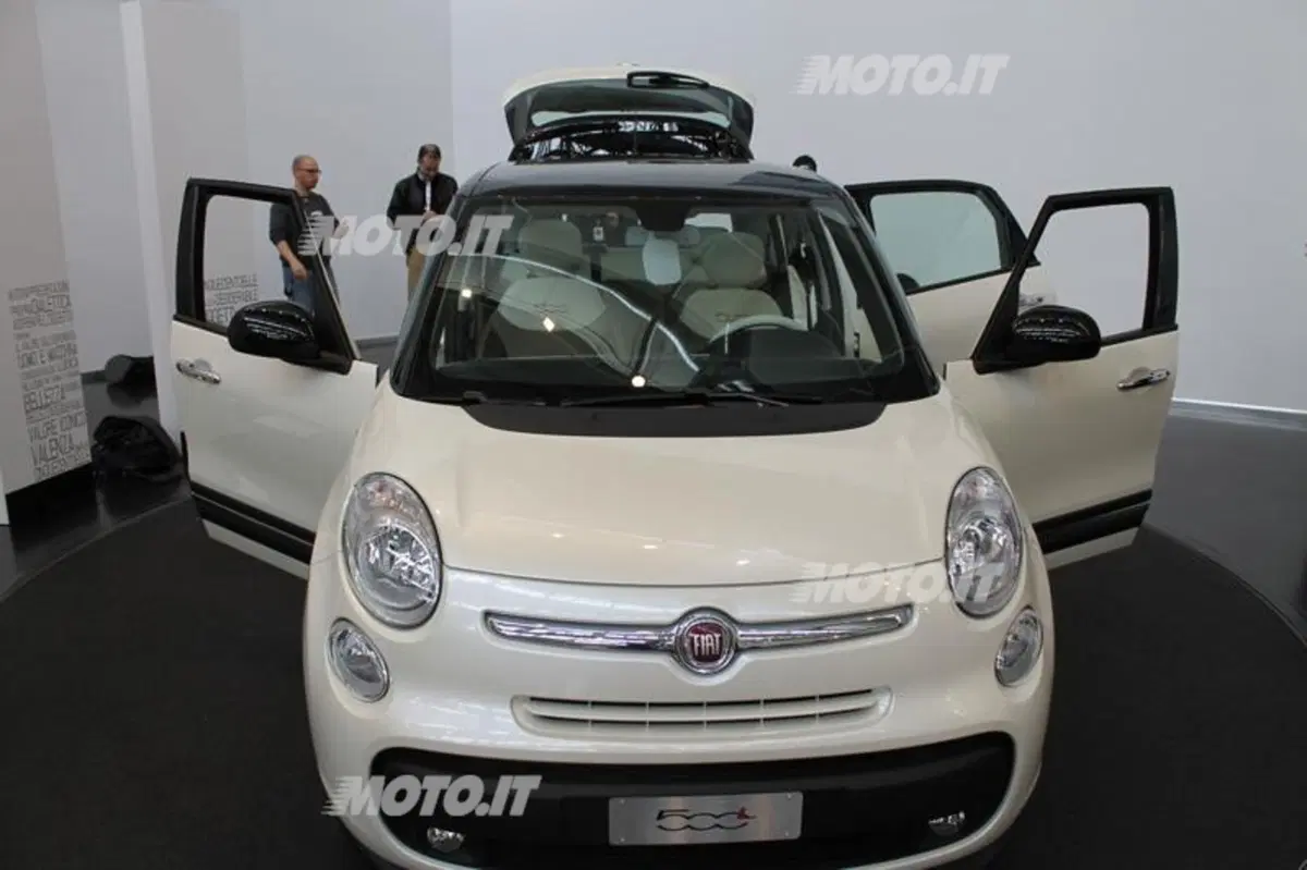 Fiat 500L: le origini del progetto, lo sviluppo, gli interni (59)