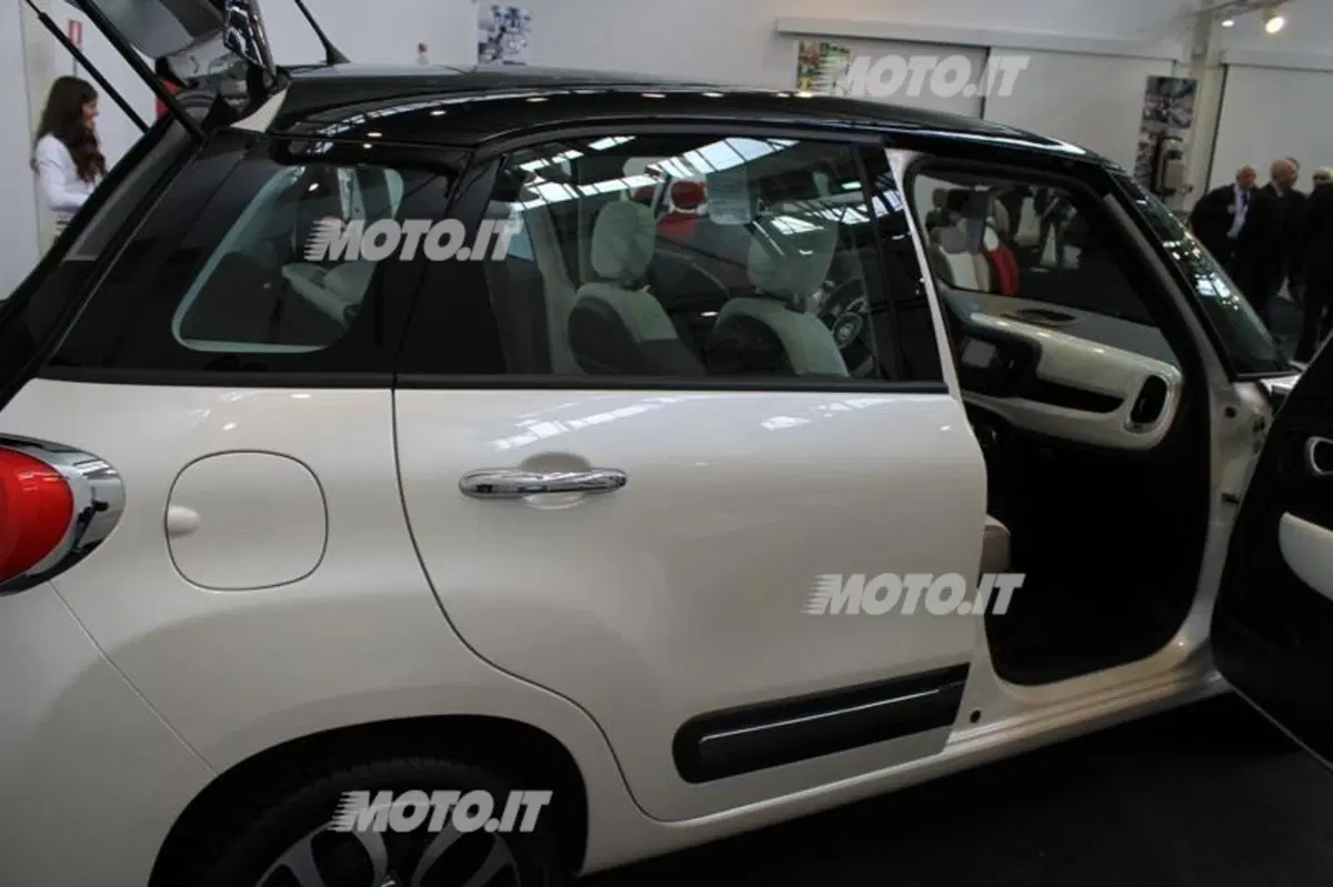 Fiat 500L: le origini del progetto, lo sviluppo, gli interni (70)