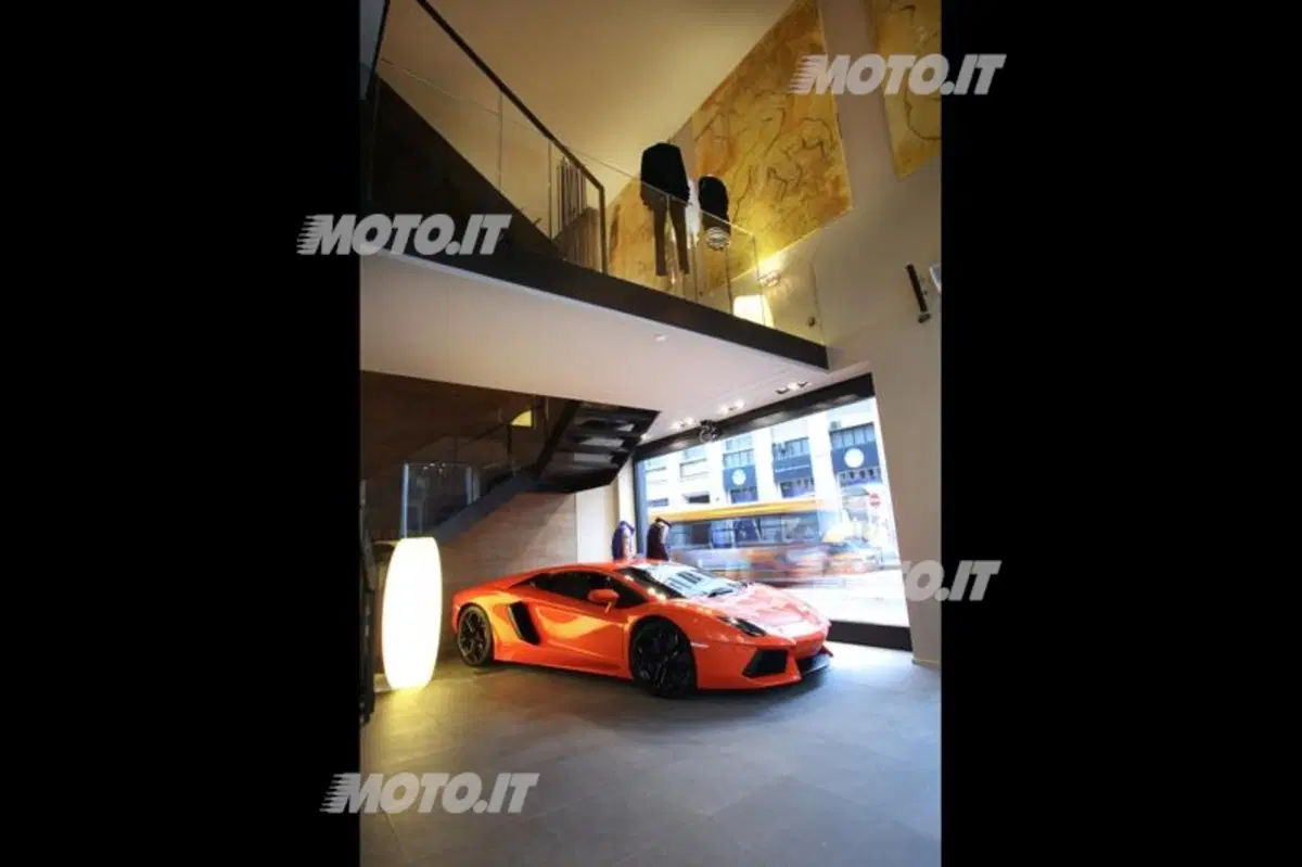Presentata da Brian&Barry la collezione abbigliamento Lamborghini 2012 (8)