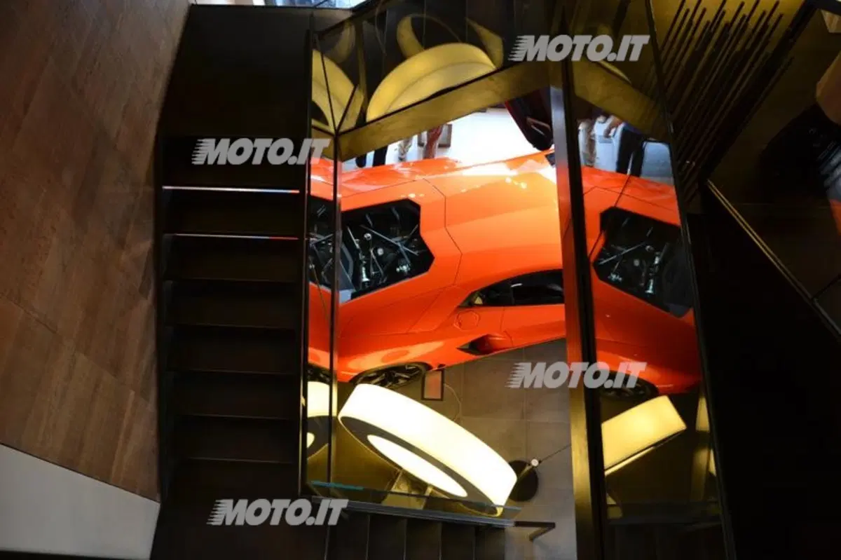 Presentata da Brian&Barry la collezione abbigliamento Lamborghini 2012 (11)