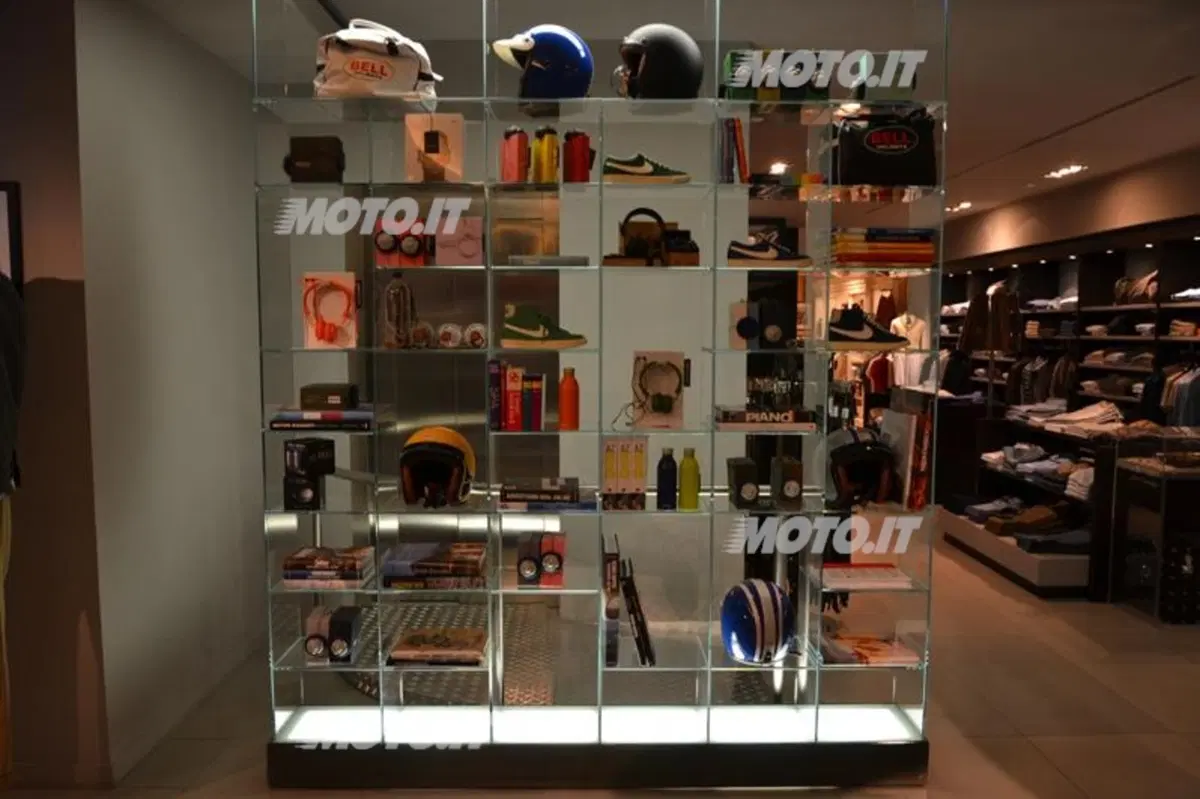Presentata da Brian&Barry la collezione abbigliamento Lamborghini 2012 (25)