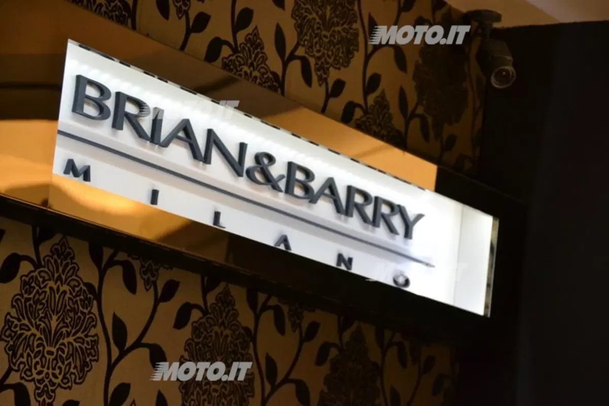 Presentata da Brian&Barry la collezione abbigliamento Lamborghini 2012 (29)