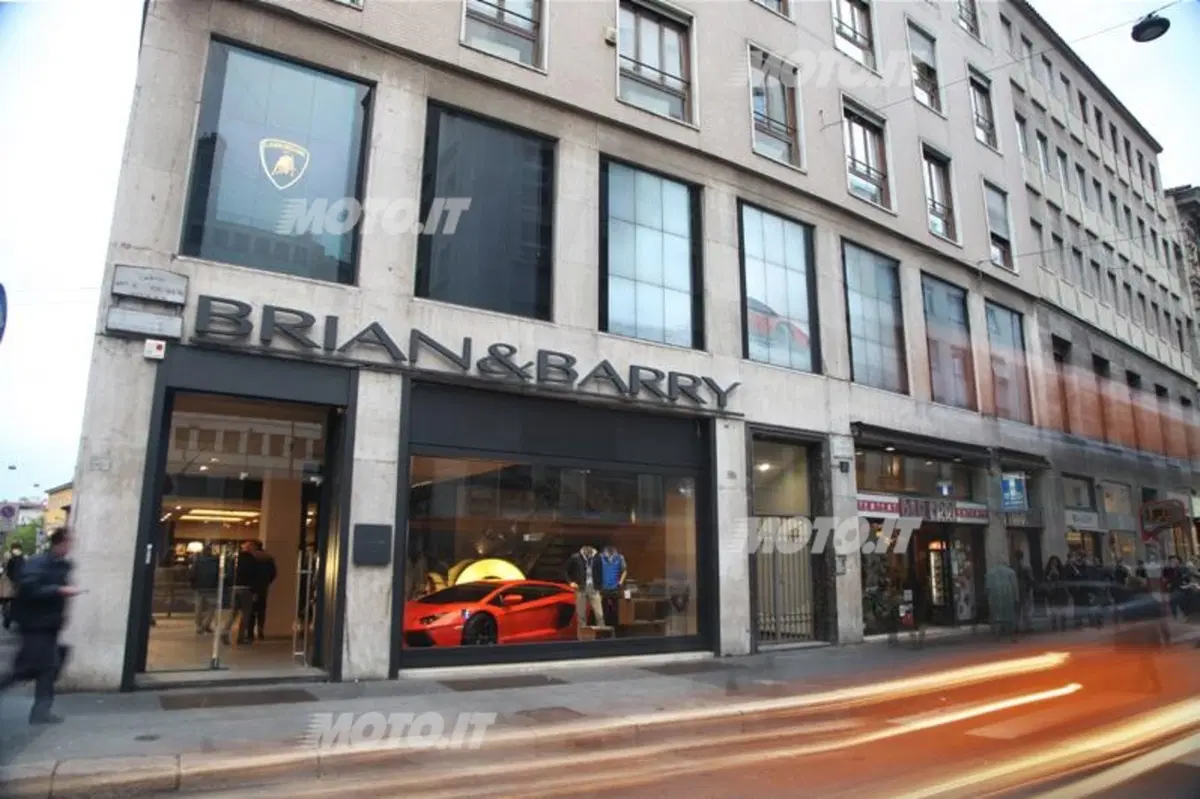 Presentata da Brian&Barry la collezione abbigliamento Lamborghini 2012 (54)