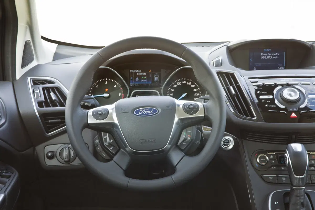 Nuova Ford Kuga: si mostra al Fuorisalone (36)