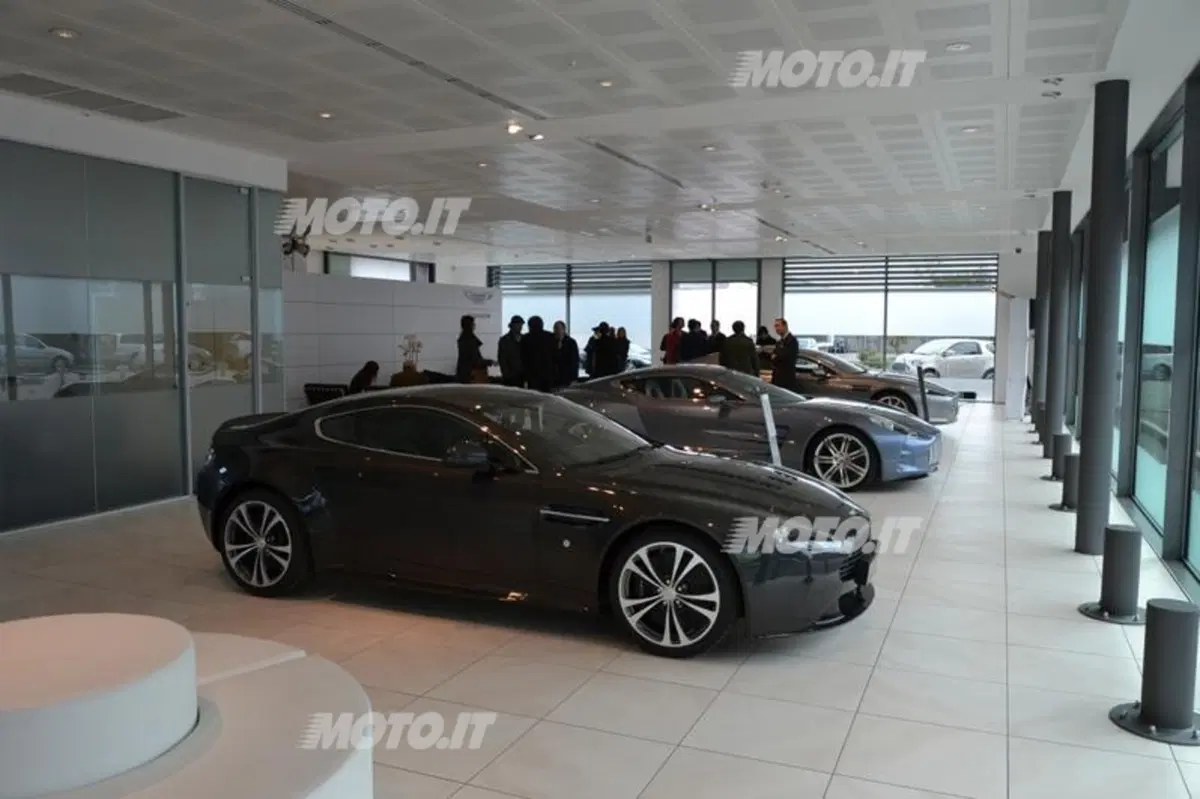 Jeffrey Scott: «Aston Martin è storia ed emozione» (10)