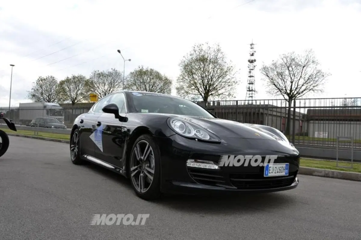 Un giro per la vita 2012 e Porsche Italia: punti di vista (10)