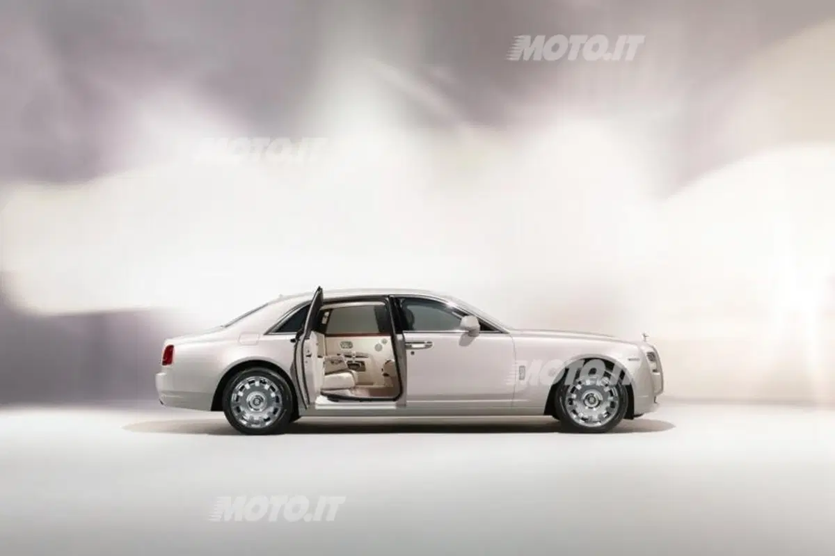 Rolls Royce Ghost Six Senses (2)