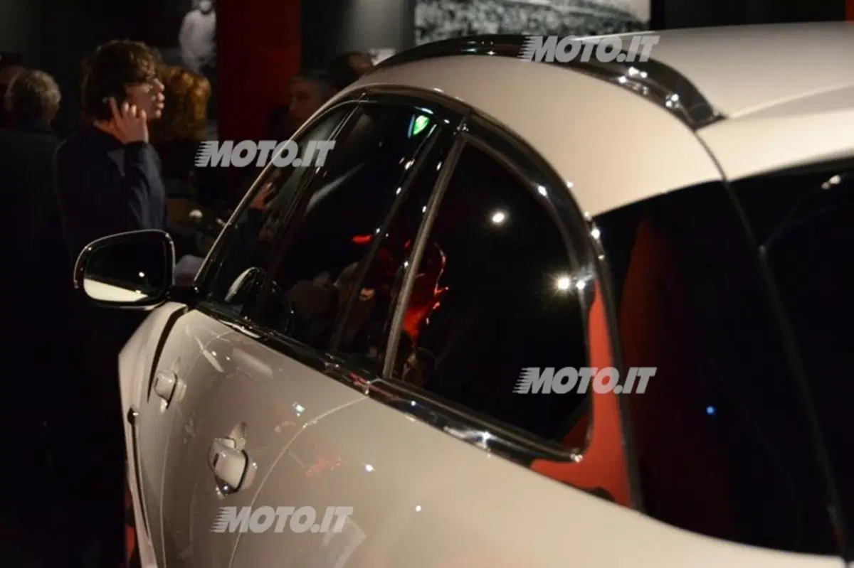 Jaguar XF Sportbrake: si mostra ai 30 anni di AD (3)