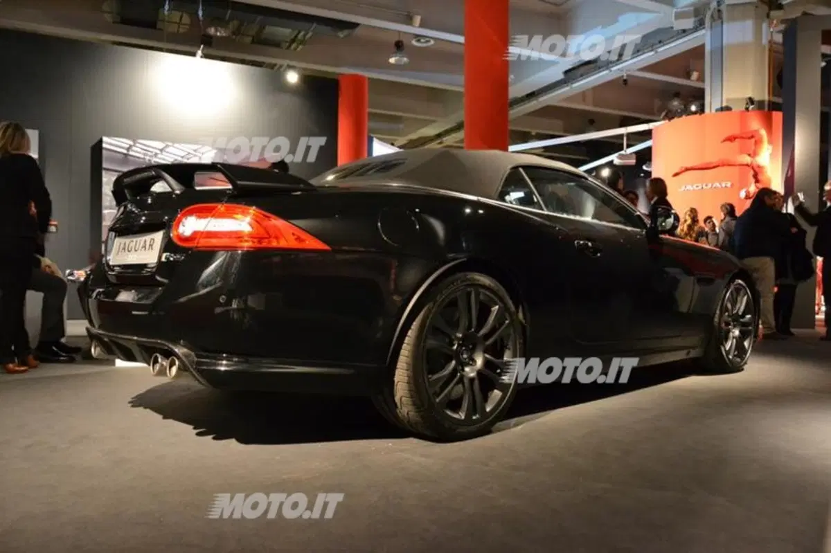Jaguar XF Sportbrake: si mostra ai 30 anni di AD (19)