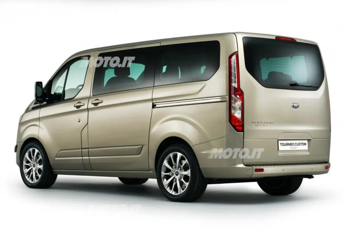 Ford Tourneo Custom: tutte le informazioni ufficiali (2)