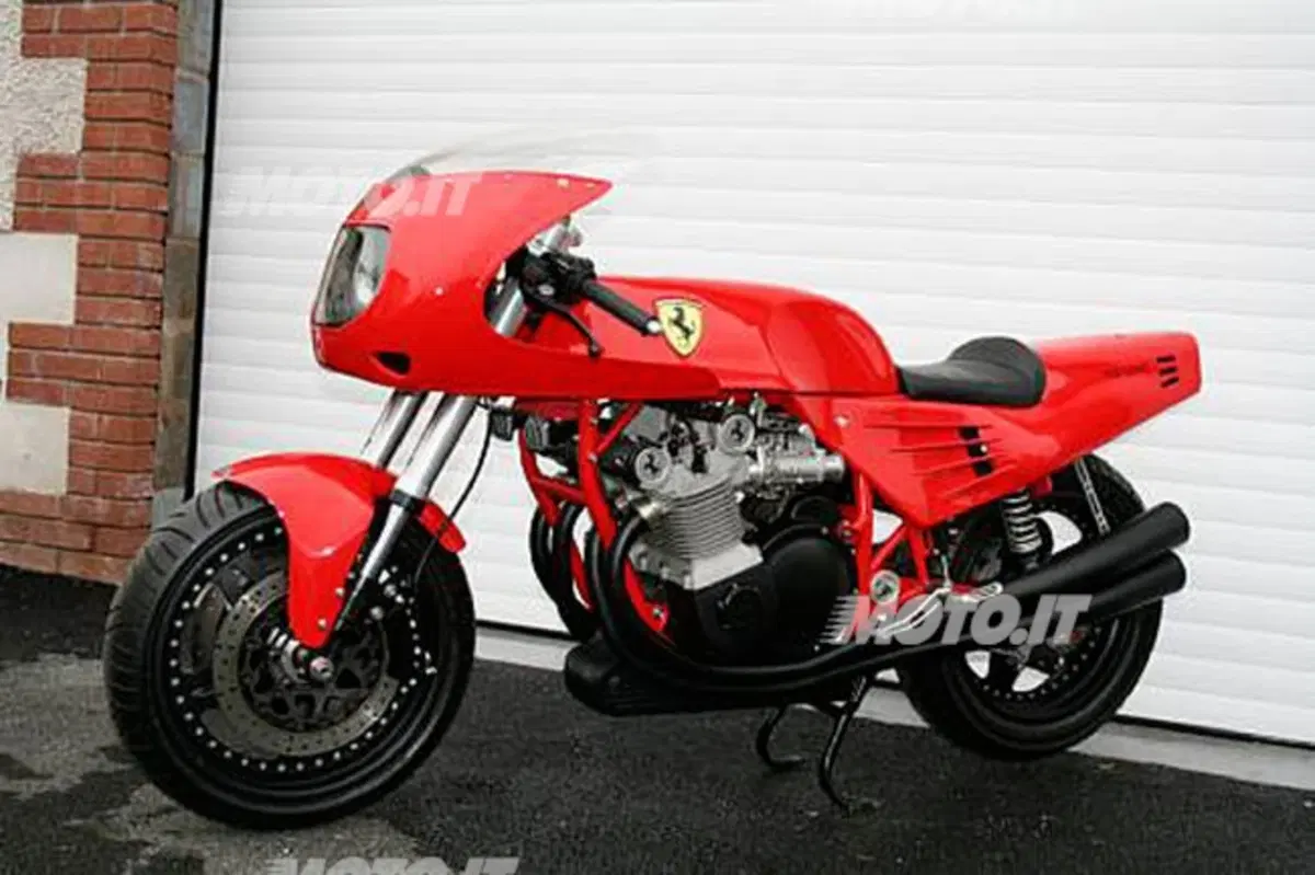 Ferrari: all'asta l'unica moto prodotta nella storia del Cavallino (4)