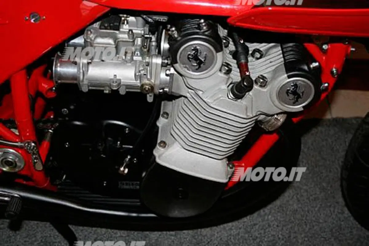Ferrari: all'asta l'unica moto prodotta nella storia del Cavallino (10)