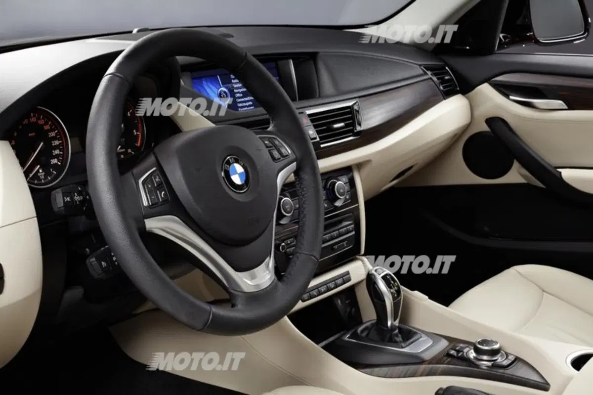 BMW X1 restyling: nuove immagini ed informazioni ufficiali (23)