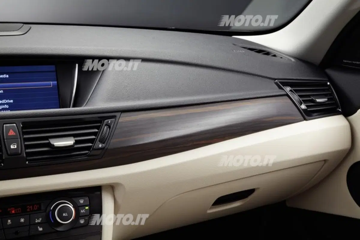BMW X1 restyling: nuove immagini ed informazioni ufficiali (26)