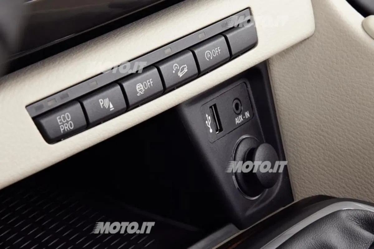 BMW X1 restyling: nuove immagini ed informazioni ufficiali (30)
