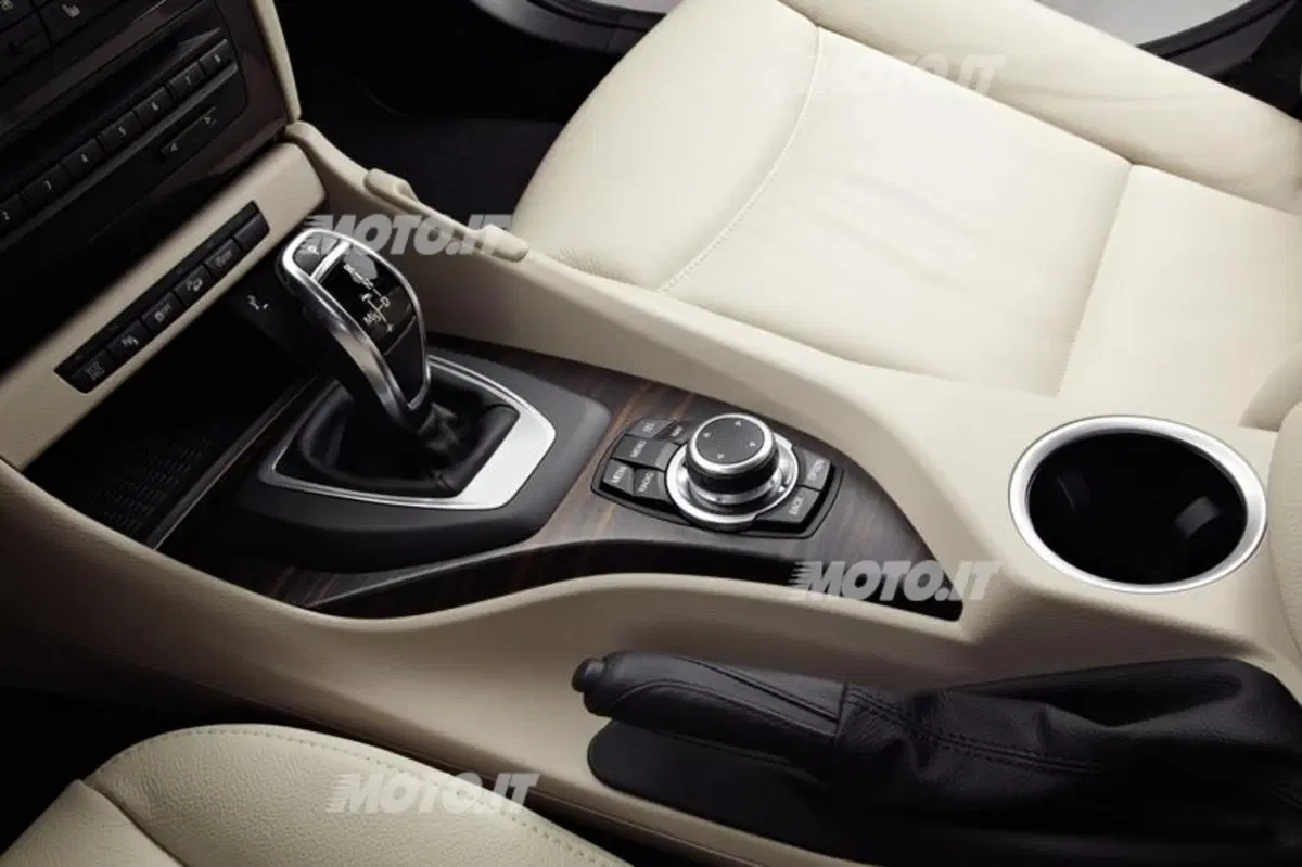 BMW X1 restyling: nuove immagini ed informazioni ufficiali (31)