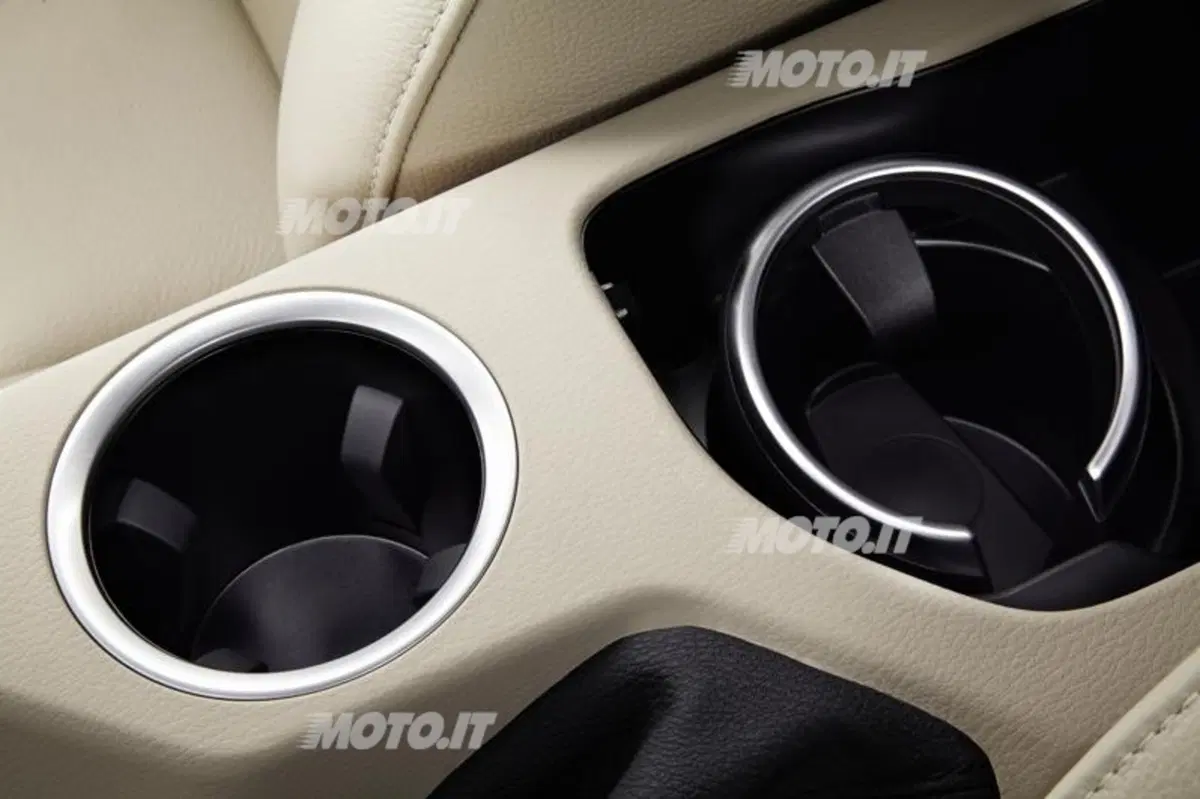 BMW X1 restyling: nuove immagini ed informazioni ufficiali (32)