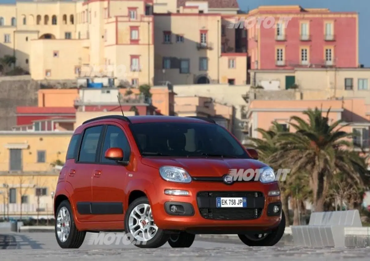 Mercato: BMW Serie 3 e Fiat Panda chiudono aprile in controtendenza