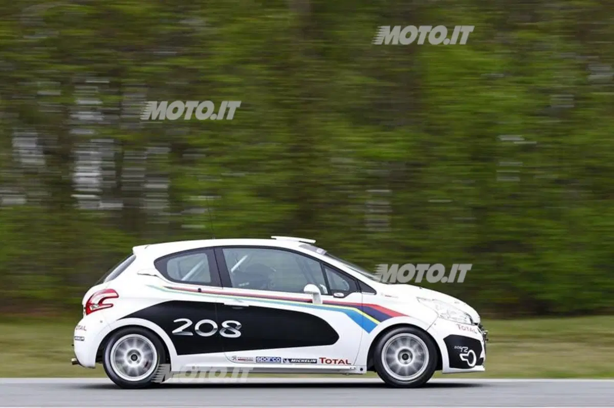 Peugeot 208 R2: presentata la variante da rally (9)