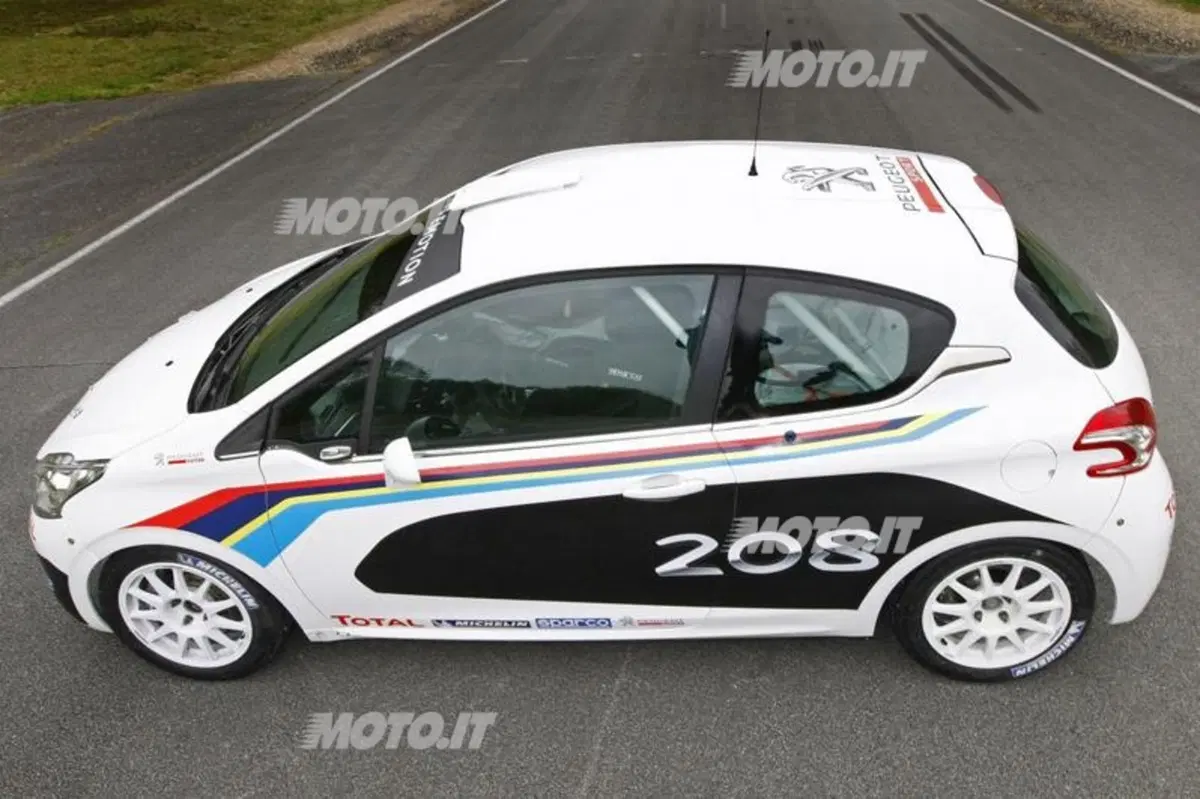 Peugeot 208 R2: presentata la variante da rally (13)