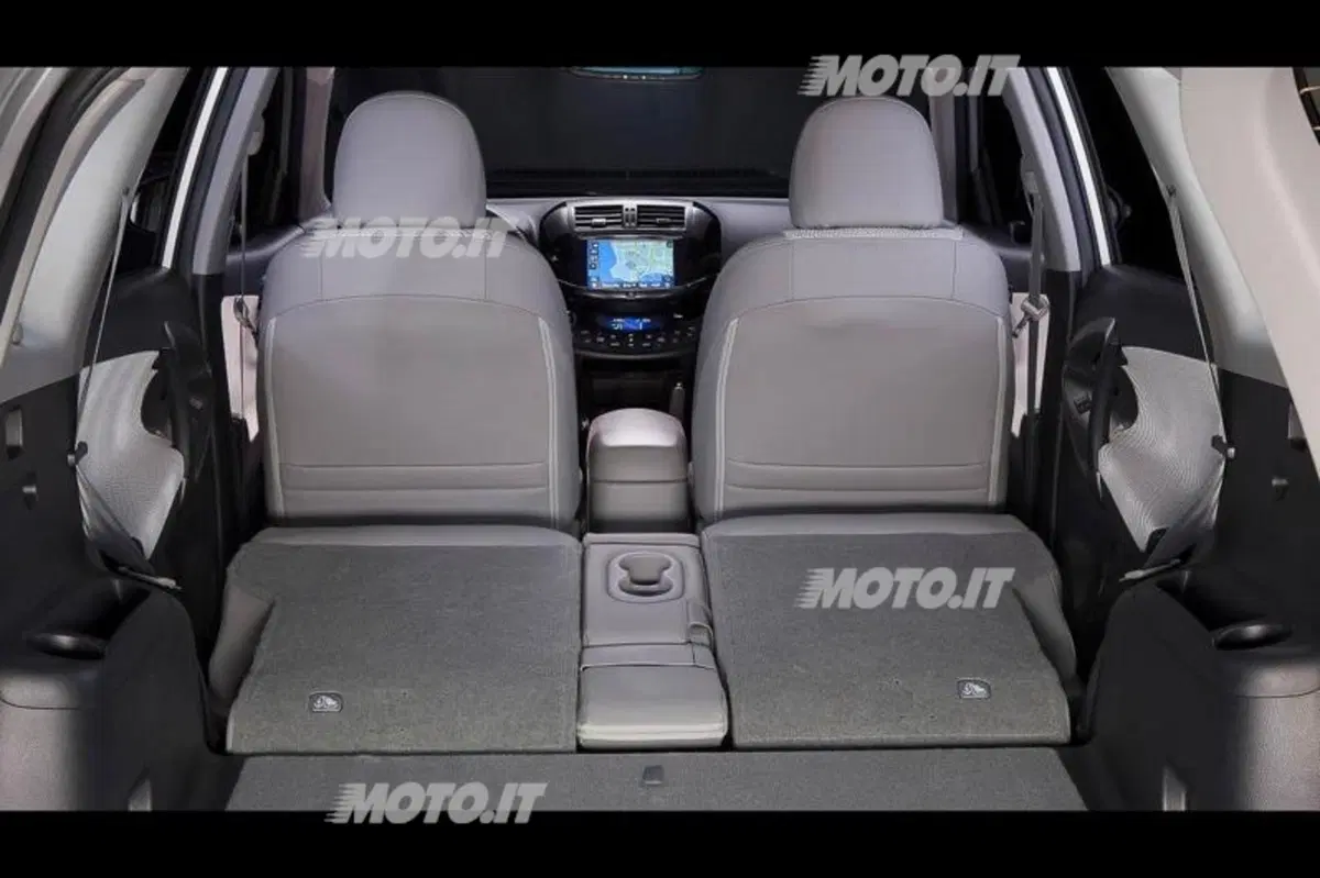 Toyota RAV4 EV (13)
