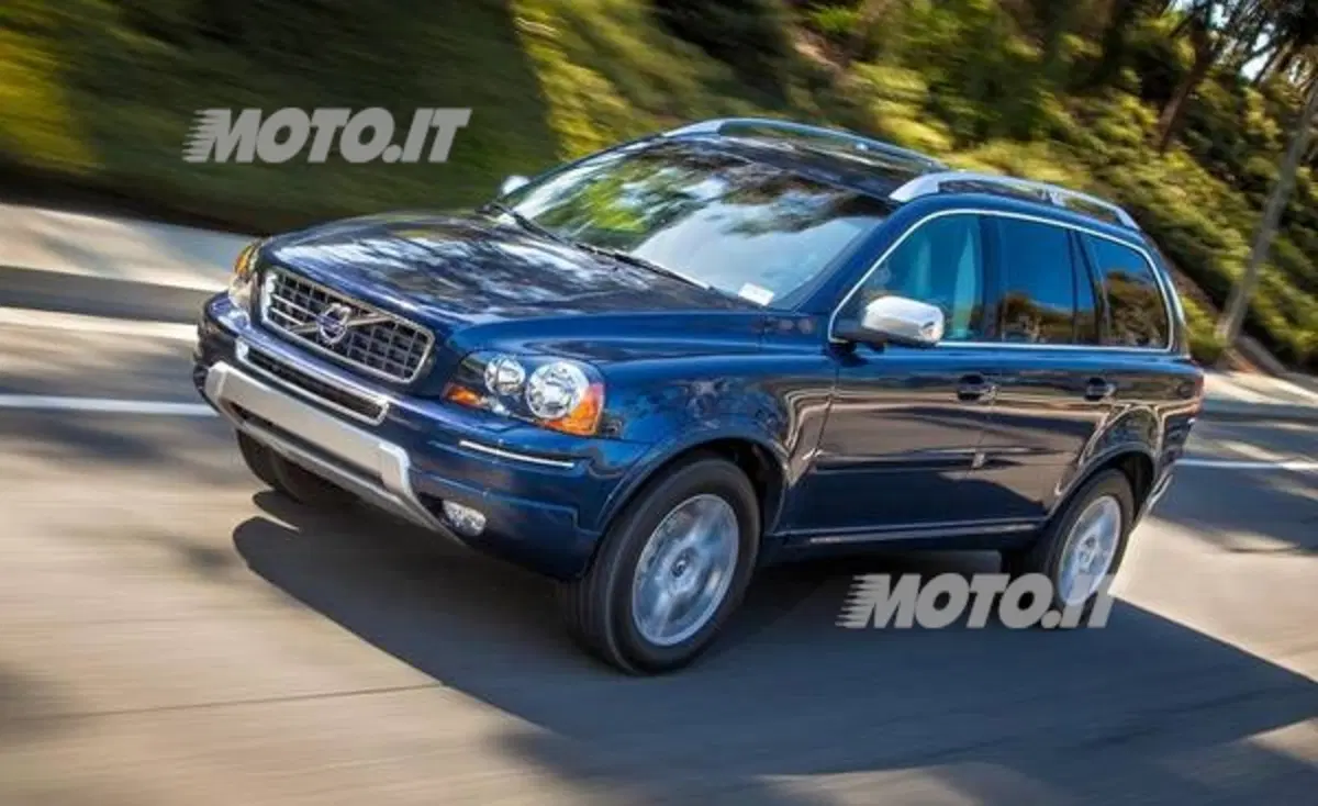 Volvo XC90: piccoli aggiornamenti stilistici in attesa della nuova versione