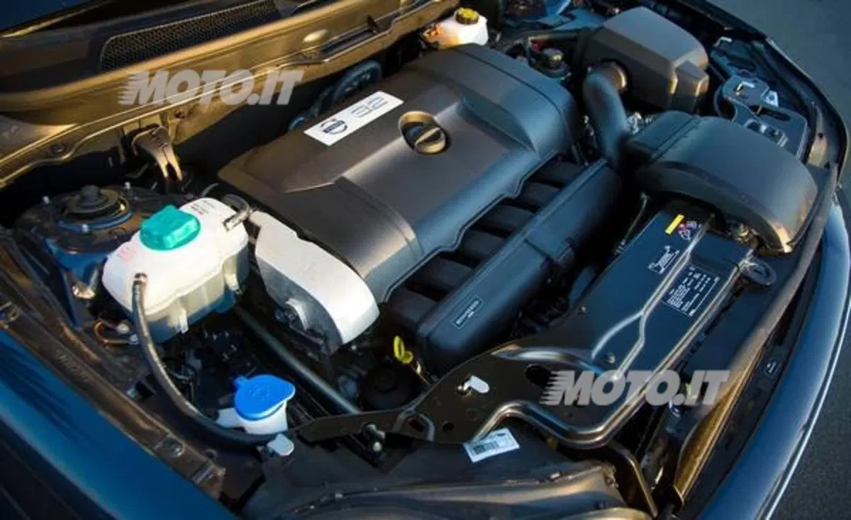 Volvo XC90: piccoli aggiornamenti stilistici in attesa della nuova versione (6)
