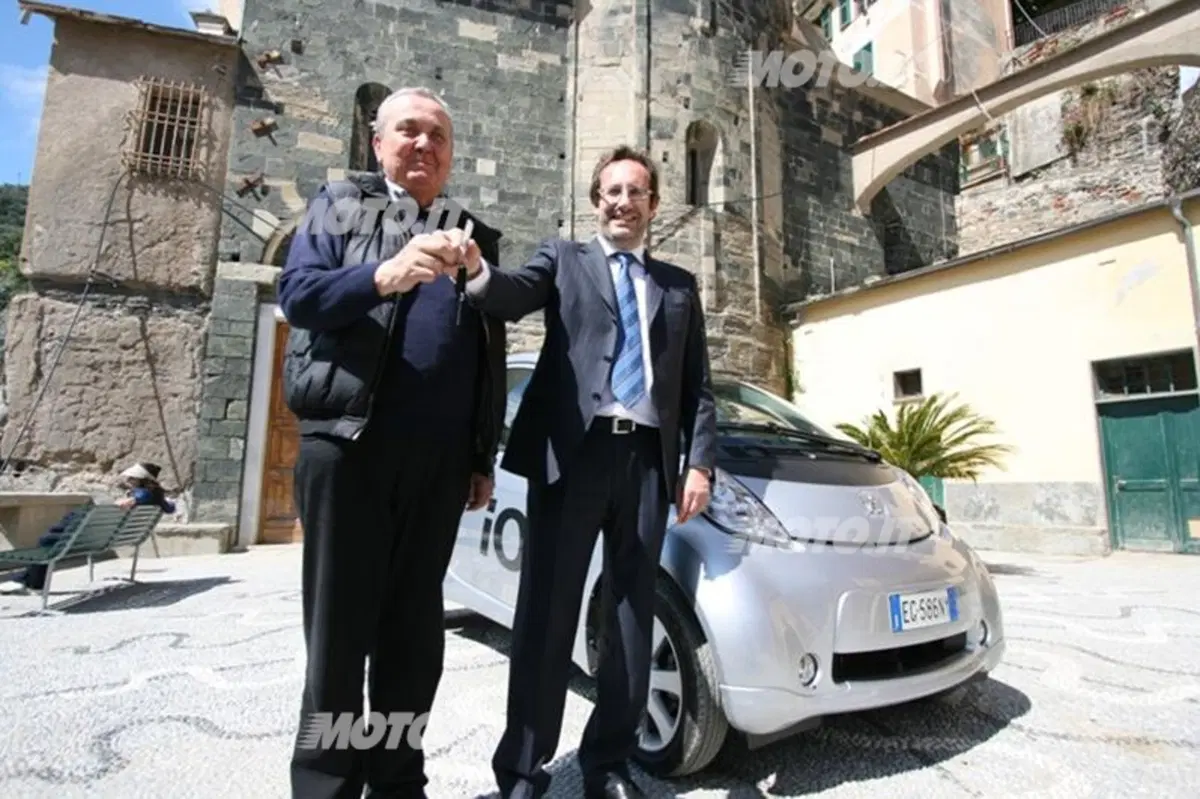 Una Peugeot iOn per il comune di Vernazza