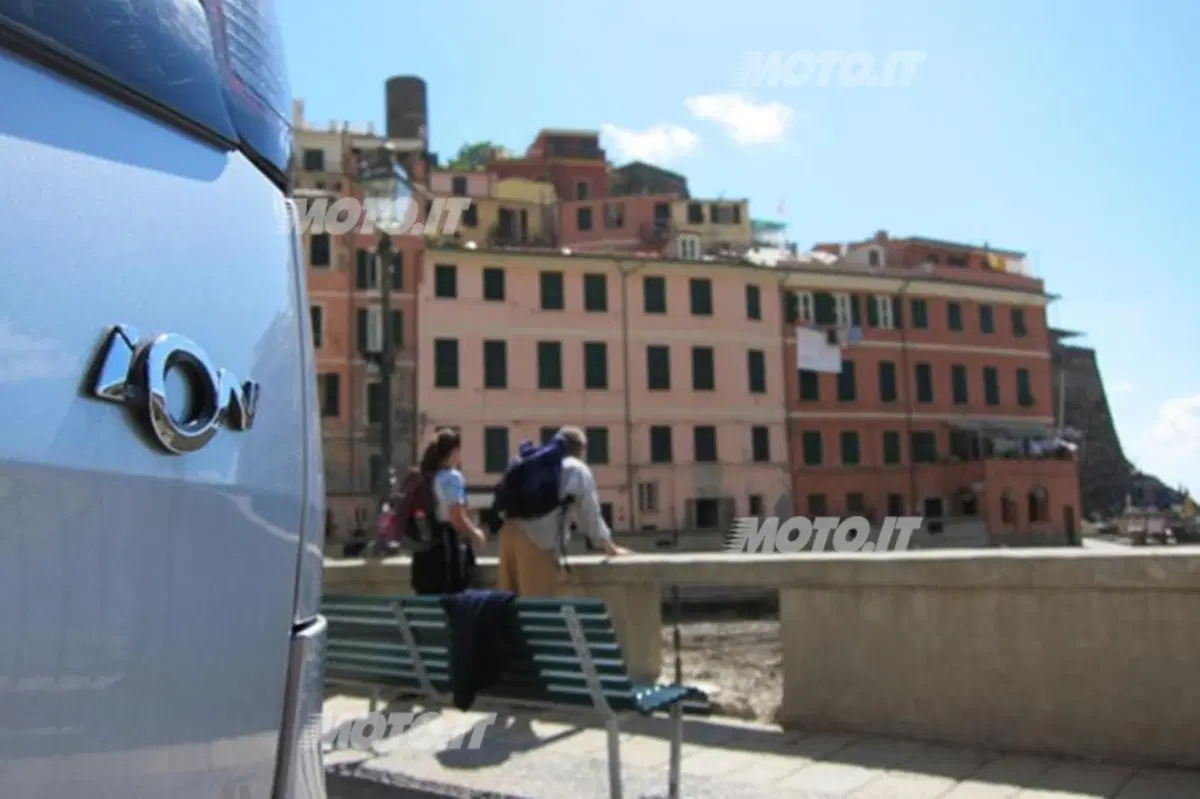 Una Peugeot iOn per il comune di Vernazza (2)