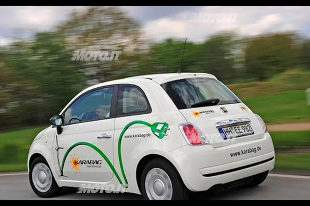 Fiat 500: una versione elettrica realizzata da Karabag (2)