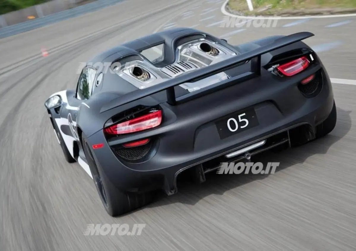Porsche 918 Spyder: ulteriori immagini e dettagli